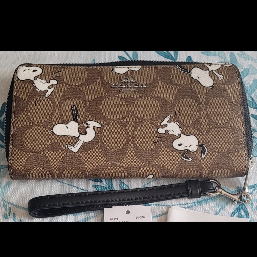 Coach Limited Edition Peanuts Snoopy Wallet